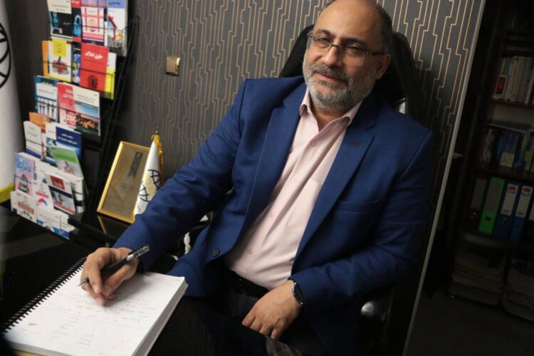 فرق آموزش مدیریت و کوچینگ مدیران