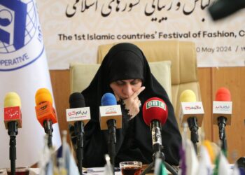 نقش موثر روابط بین‌المللی در توسعه صنعت مد و لباس در کشورهای اسلامی